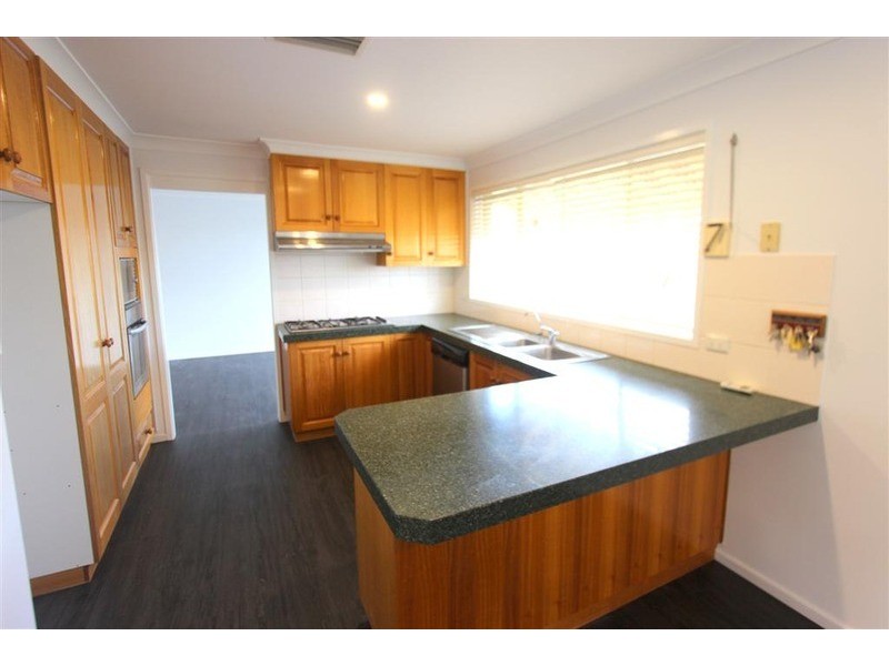 24 Lincoln Avenue, Wagga Wagga NSW 2650