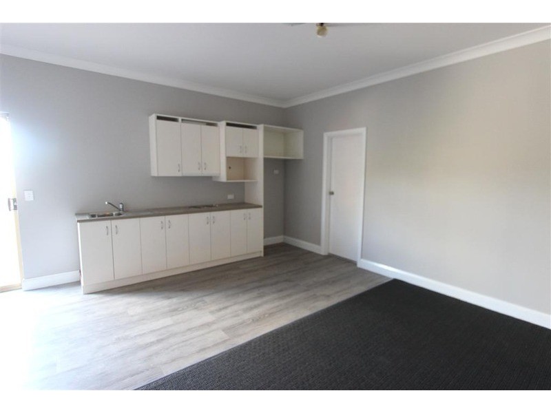 24 Lincoln Avenue, Wagga Wagga NSW 2650