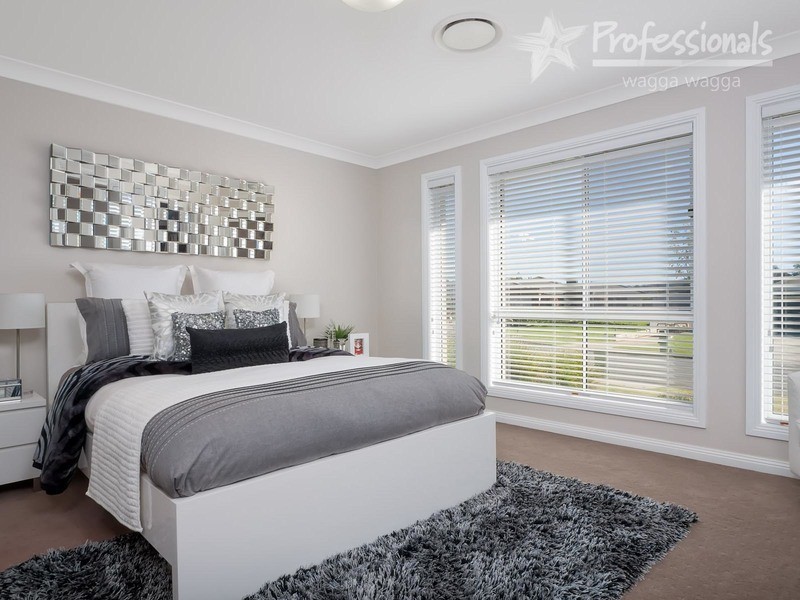 6 Birri Place, Glenfield Park NSW 2650