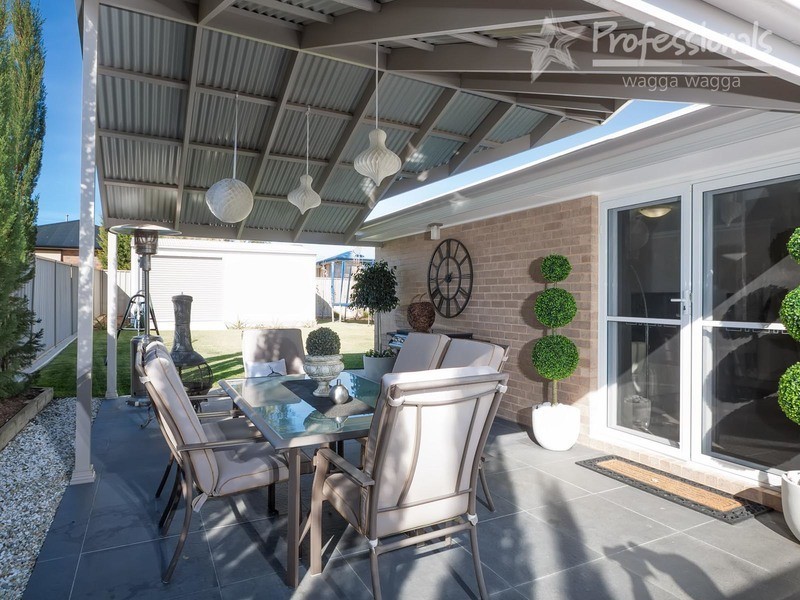 6 Birri Place, Glenfield Park NSW 2650