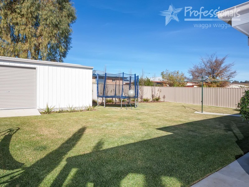 6 Birri Place, Glenfield Park NSW 2650