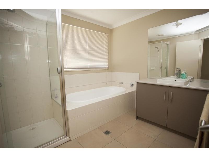 54 Boree Avenue, Forest Hill NSW 2651