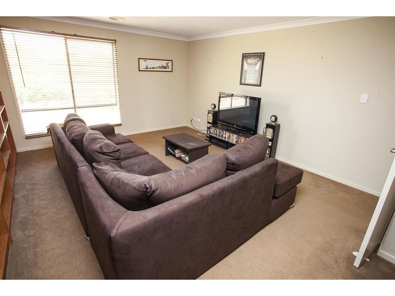 54 Boree Avenue, Forest Hill NSW 2651