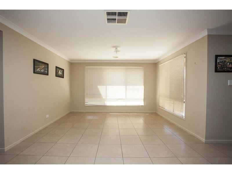 54 Boree Avenue, Forest Hill NSW 2651