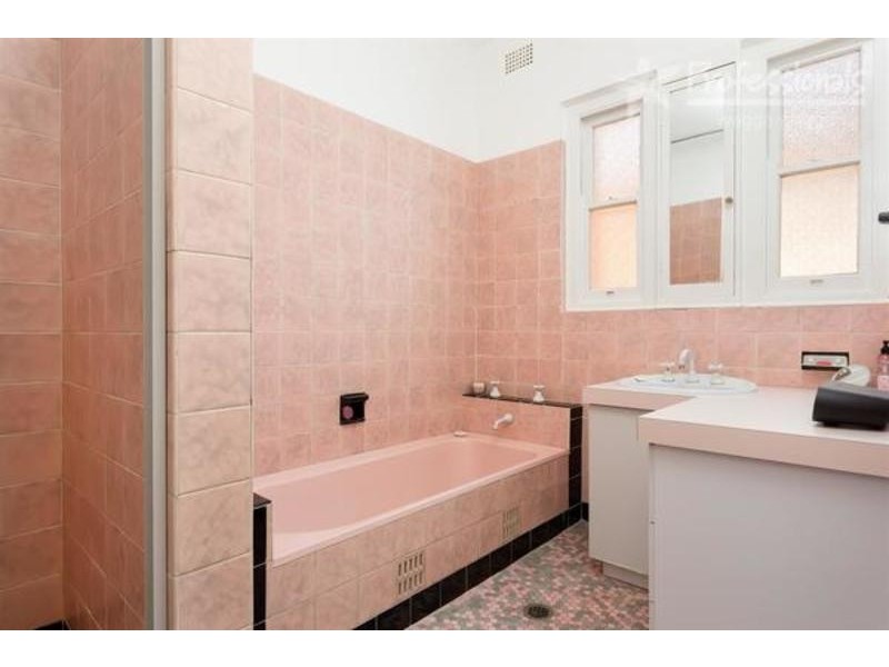 42 Mitchellmore Street, Wagga Wagga NSW 2650