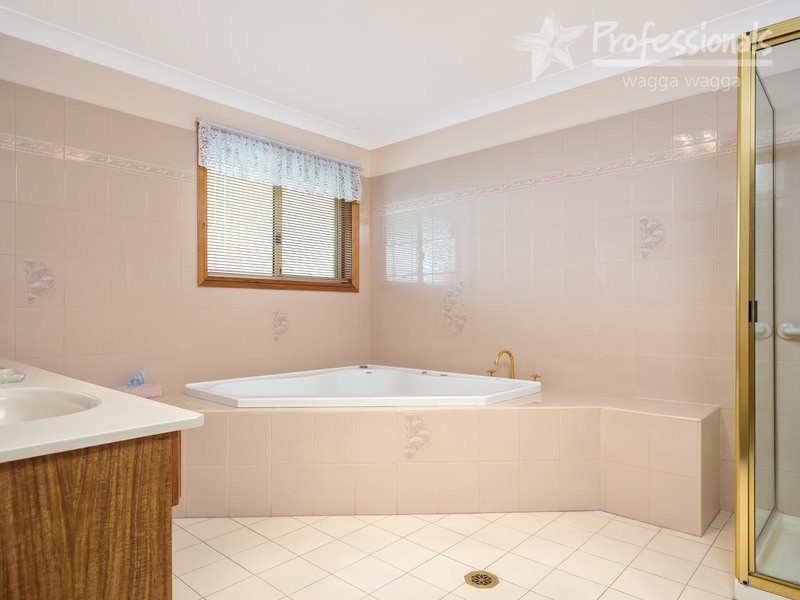 1/2 Plumpton  Road, Wagga Wagga NSW 2650