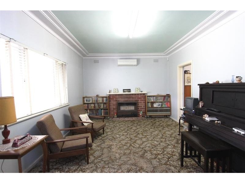 33 Northcott Parade, Wagga Wagga NSW 2650