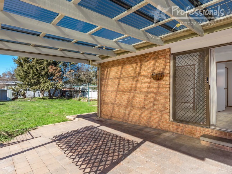 61 Cutler Avenue, Kooringal NSW 2650