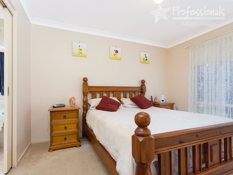 20 Sackville Drive, Forest Hill NSW 2651