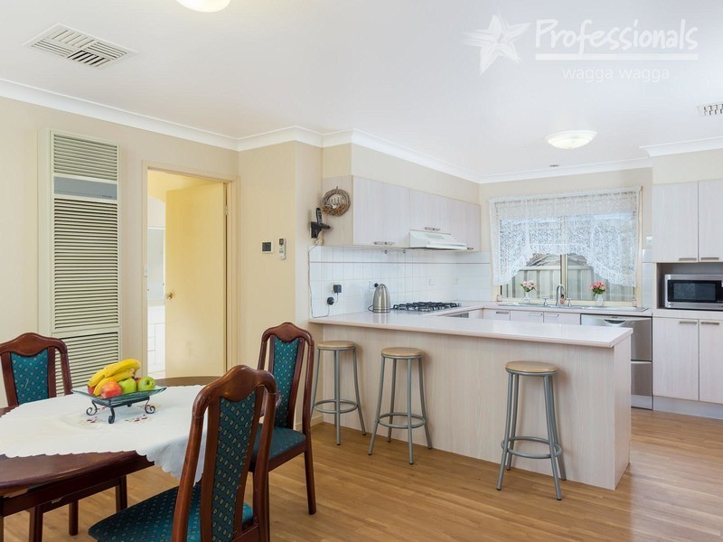 20 Sackville Drive, Forest Hill NSW 2651