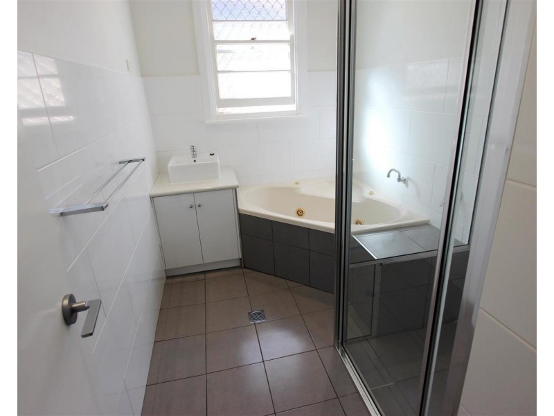 12 Hodson Avenue, Wagga Wagga NSW 2650