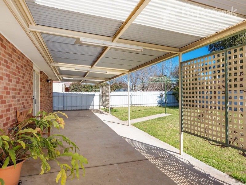 4 Lockett  Place, Wagga Wagga NSW 2650