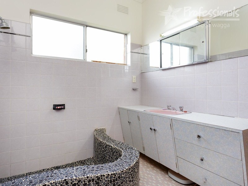 14 Alexander Street, Wagga Wagga NSW 2650