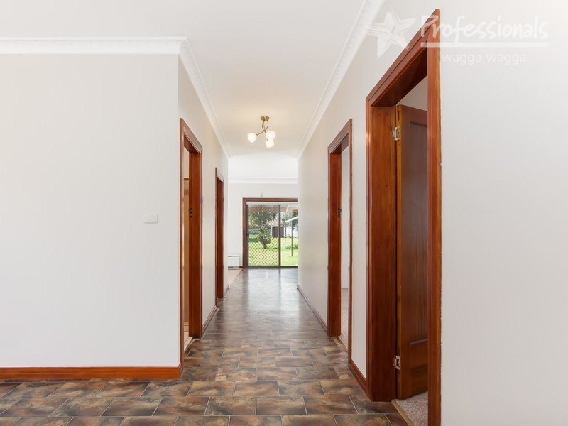 97 Beckwith Street, Wagga Wagga NSW 2650