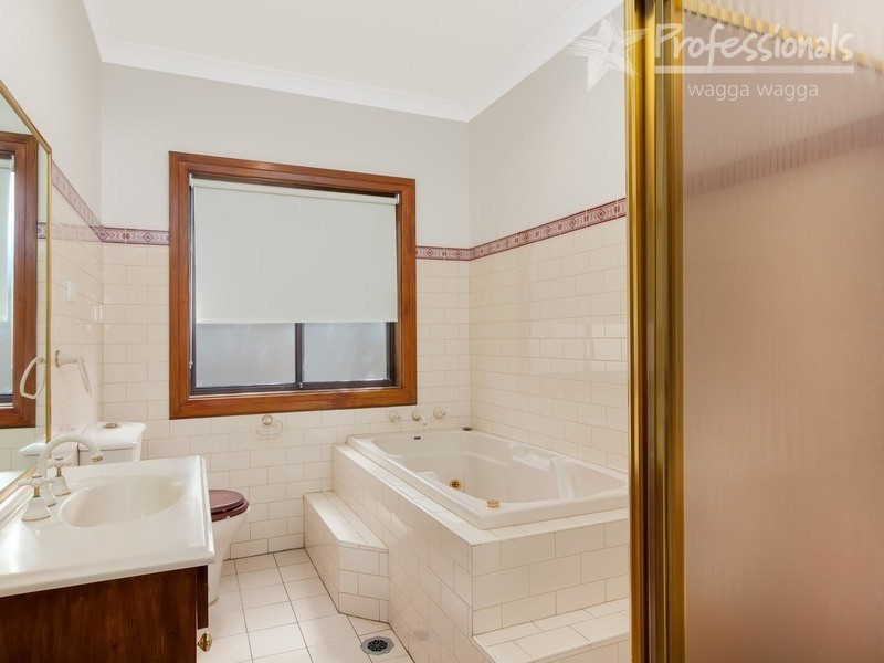 97 Beckwith Street, Wagga Wagga NSW 2650