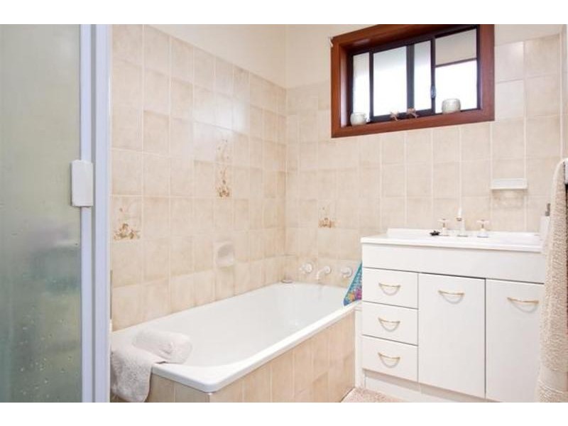 8 Ontario Drive, Wagga Wagga NSW 2650