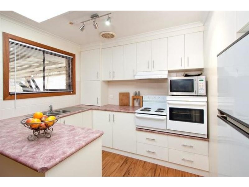 8 Ontario Drive, Wagga Wagga NSW 2650