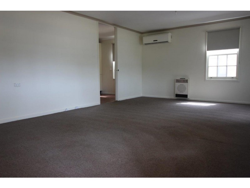 12 Poulton Street, Wagga Wagga NSW 2650