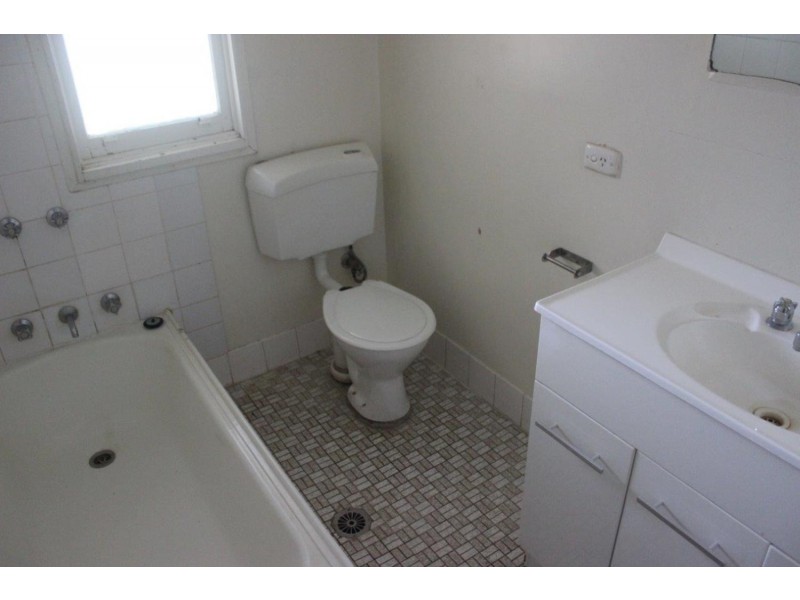 12 Poulton Street, Wagga Wagga NSW 2650