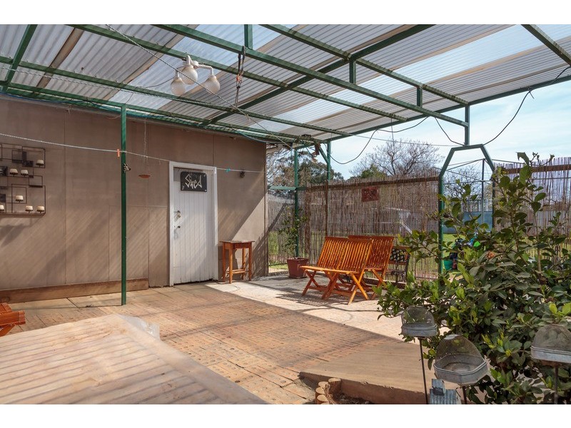 64 Inglis  Street, Wagga Wagga NSW 2650