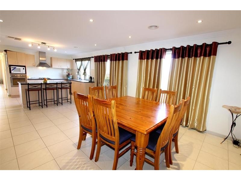 85 Atherton  Crescent, Wagga Wagga NSW 2650