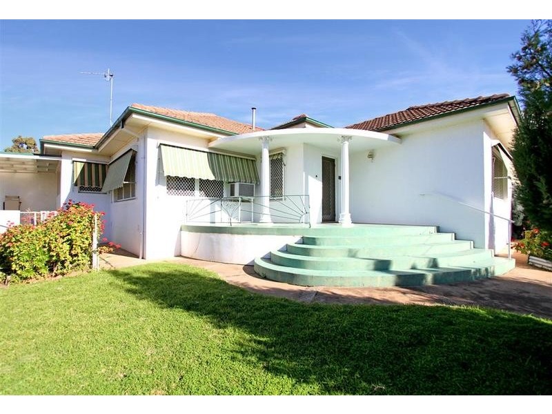 20 Gormly Avenue, Wagga Wagga NSW 2650