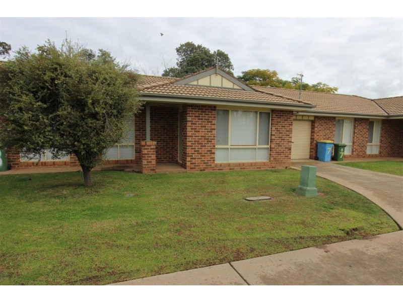 8/72 Travers Street, Wagga Wagga NSW 2650