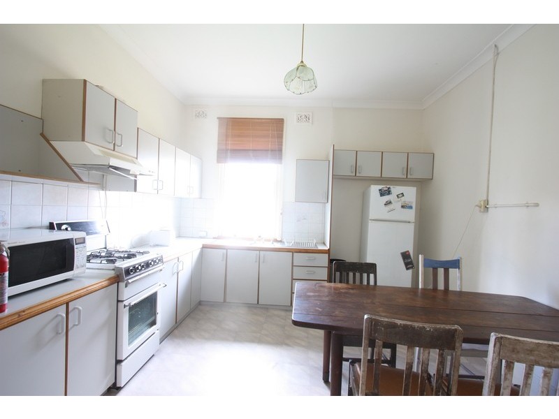 90 Crampton Street, Wagga Wagga NSW 2650