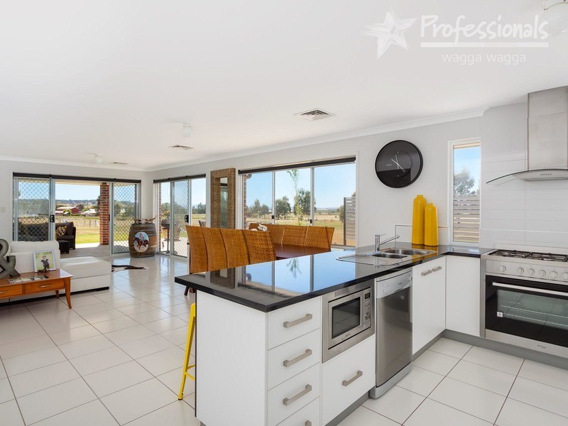 51 Willowtree Place, Wagga Wagga NSW 2650