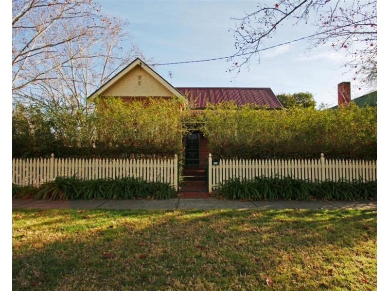 169 Gurwood Street, Wagga Wagga NSW 2650