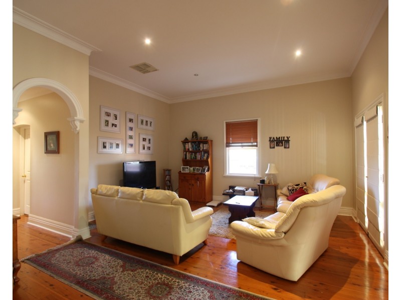 169 Gurwood Street, Wagga Wagga NSW 2650