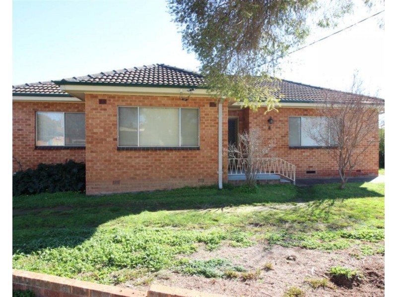 8 Essex Street, Mount Austin NSW 2650