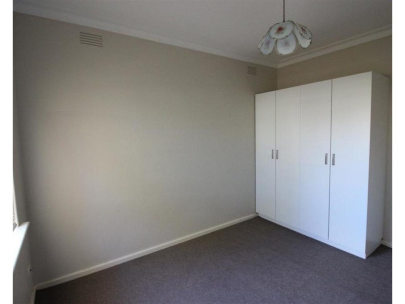 8 Essex Street, Mount Austin NSW 2650