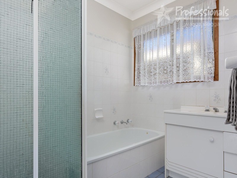 4 Lockett Place, Wagga Wagga NSW 2650