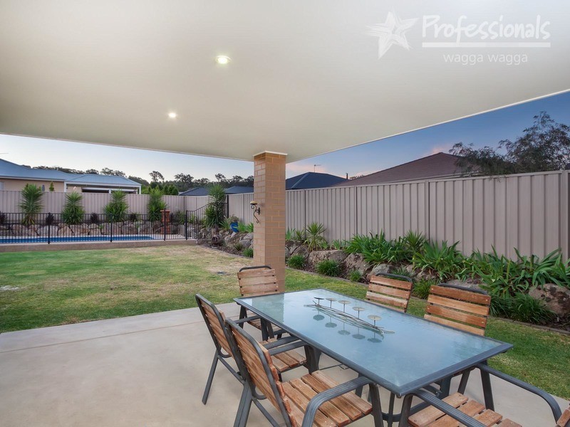 60 Stirling Boulevard, Wagga Wagga NSW 2650