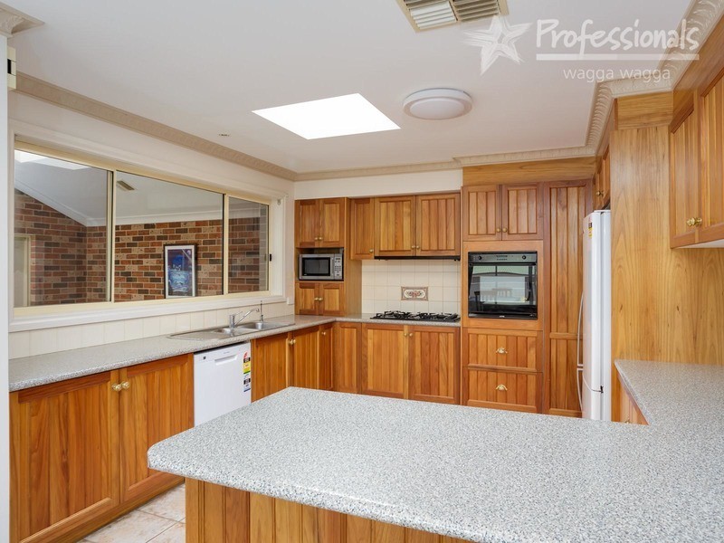 5 Derwent Avenue, Wagga Wagga NSW 2650