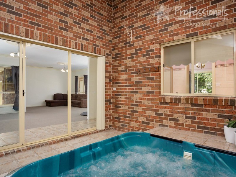 5 Derwent Avenue, Wagga Wagga NSW 2650