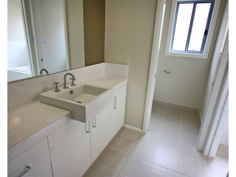 11 Burrundulla Street, Bourkelands NSW 2650