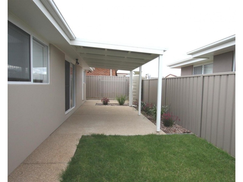 1/6 Mima Street, Glenfield Park NSW 2650