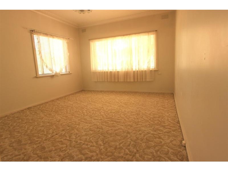 8 Essex Street, Wagga Wagga NSW 2650