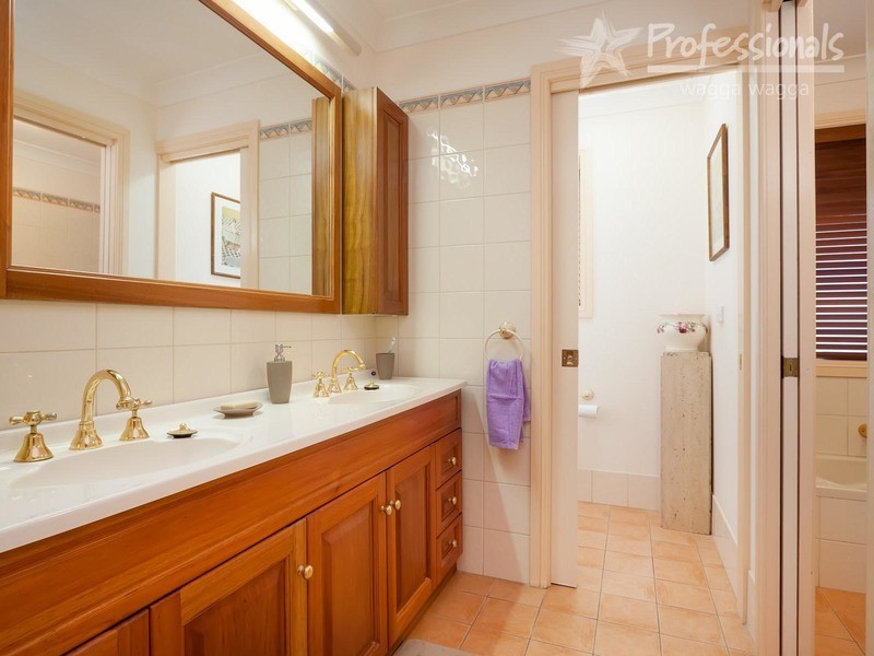 7 Gibbes Close, Wagga Wagga NSW 2650