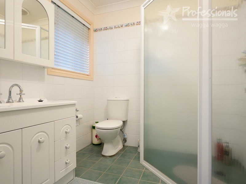 7 Gibbes Close, Wagga Wagga NSW 2650