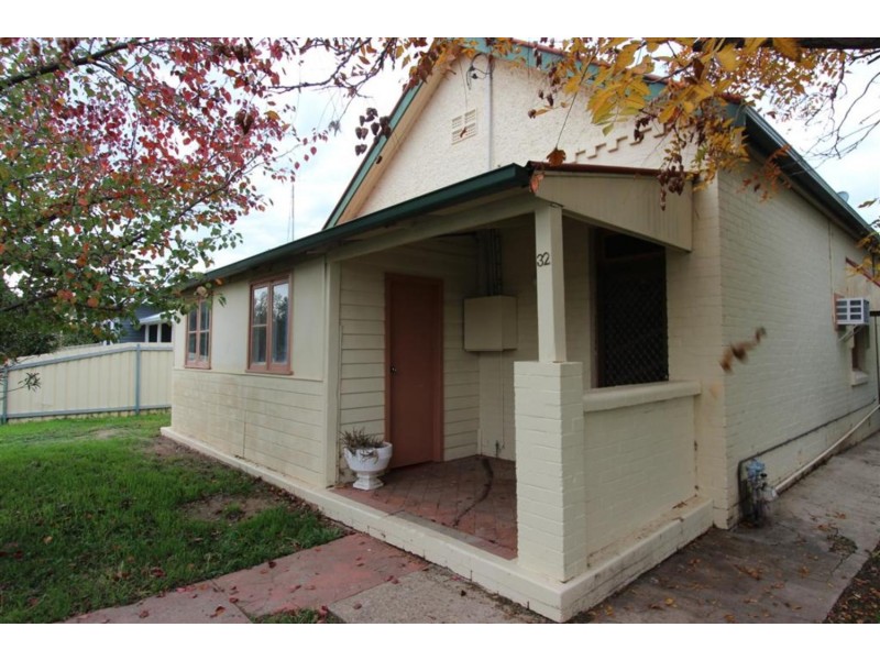 32 Travers Street, Wagga Wagga NSW 2650