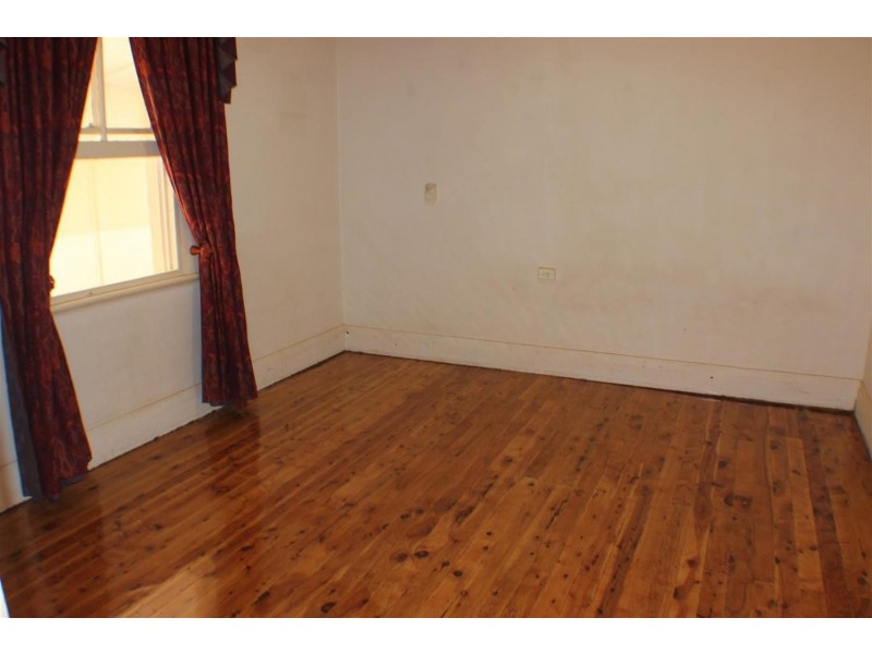 32 Travers Street, Wagga Wagga NSW 2650