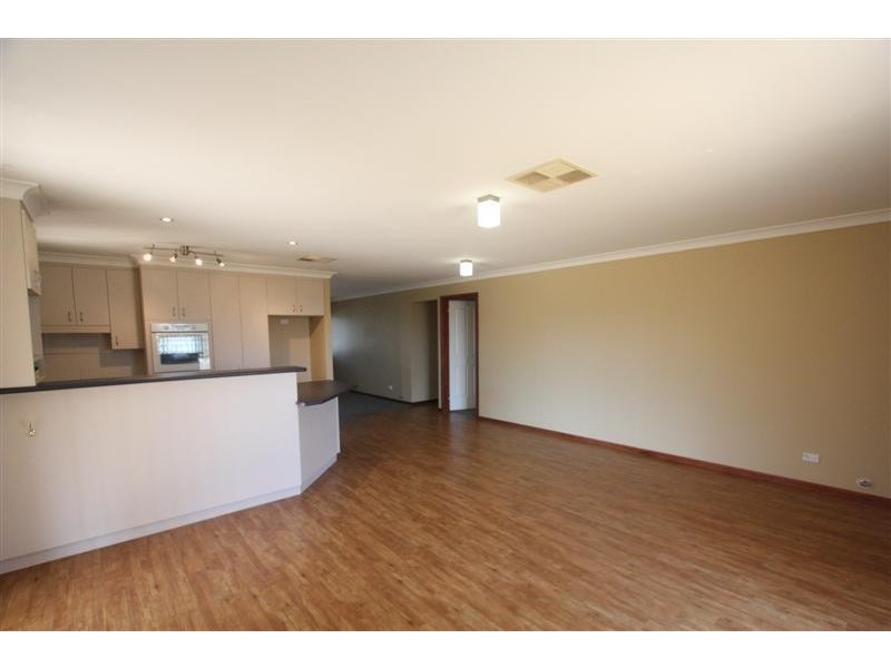 6 Bokara Place, Wagga Wagga NSW 2650