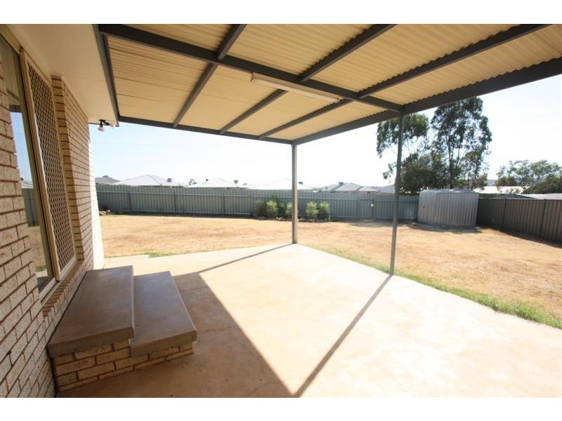 6 Bokara Place, Wagga Wagga NSW 2650