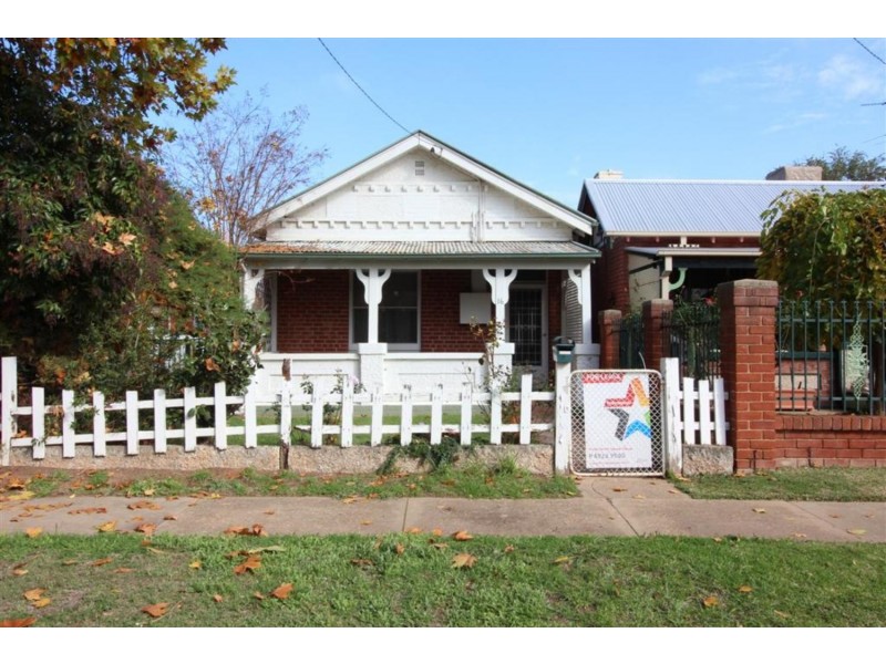 16 McKinnon Street, Wagga Wagga NSW 2650