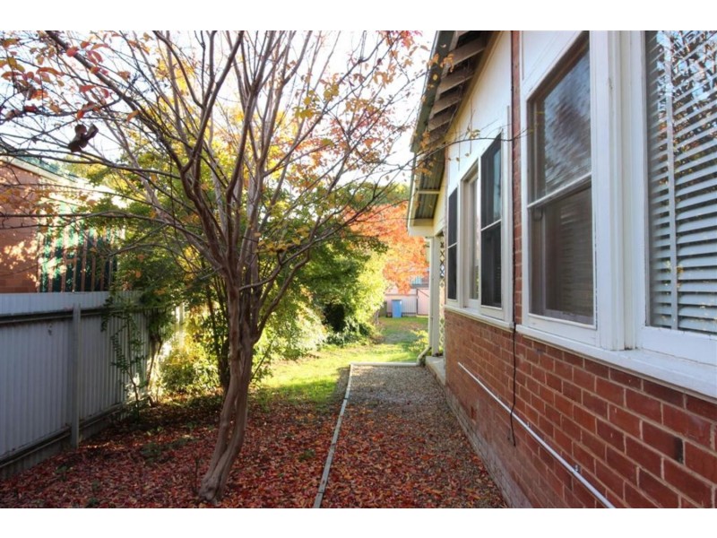 16 McKinnon Street, Wagga Wagga NSW 2650