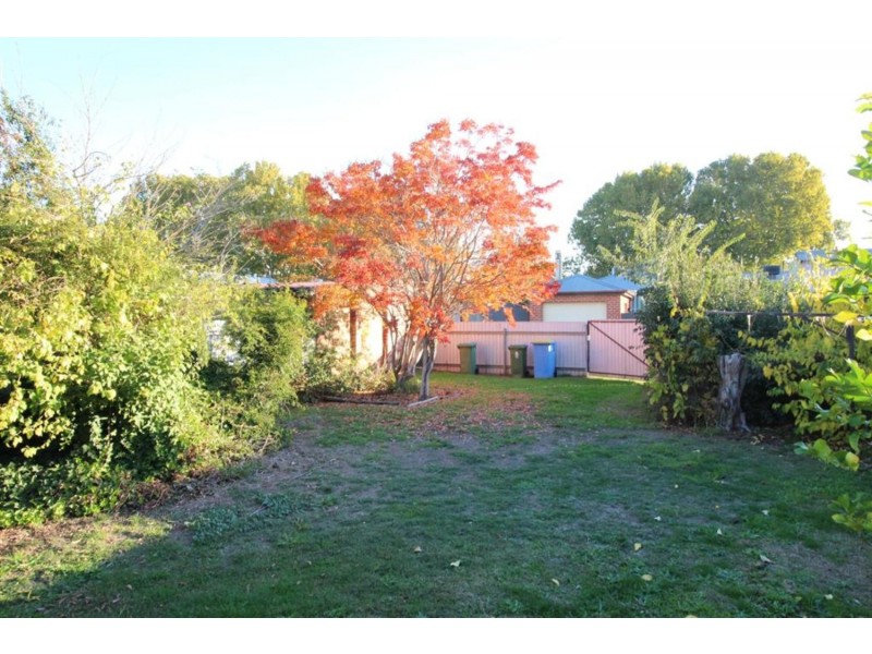 16 McKinnon Street, Wagga Wagga NSW 2650