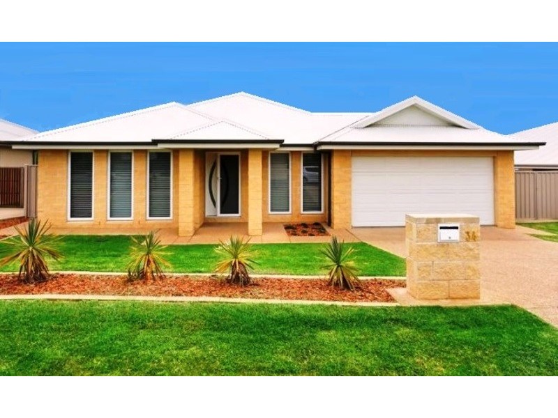 34 Deakin Avenue, Wagga Wagga NSW 2650